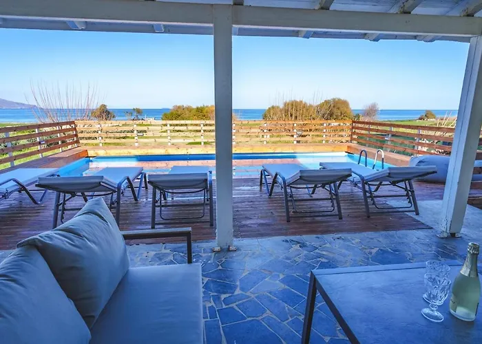 Beachfront Lux Suite Dhramia photo