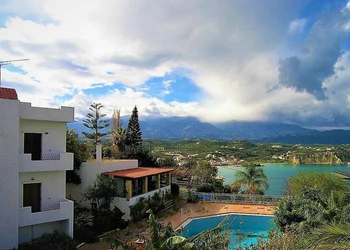 Emerald Plaka  photo